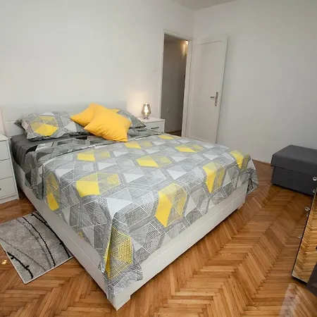 Downtown Kole Apartment *