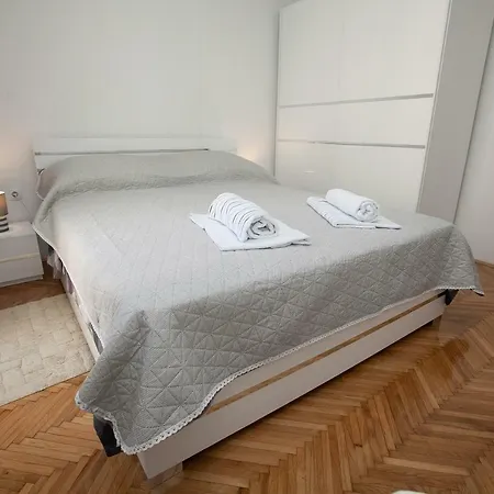 Downtown Kole Apartment